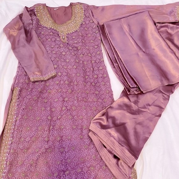 Women Indian Punjabi Pakistani Silk Salwar Kameez - Picture 2 of 4